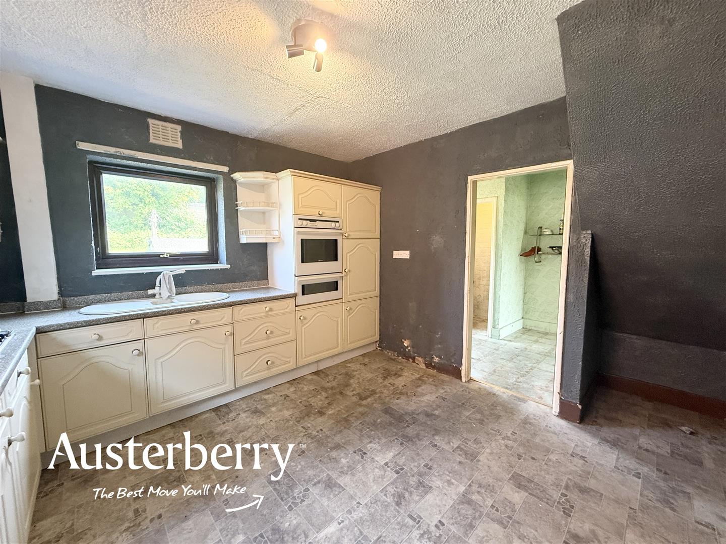 3 bed property in Dawlish Drive, Stoke-On-Trent
